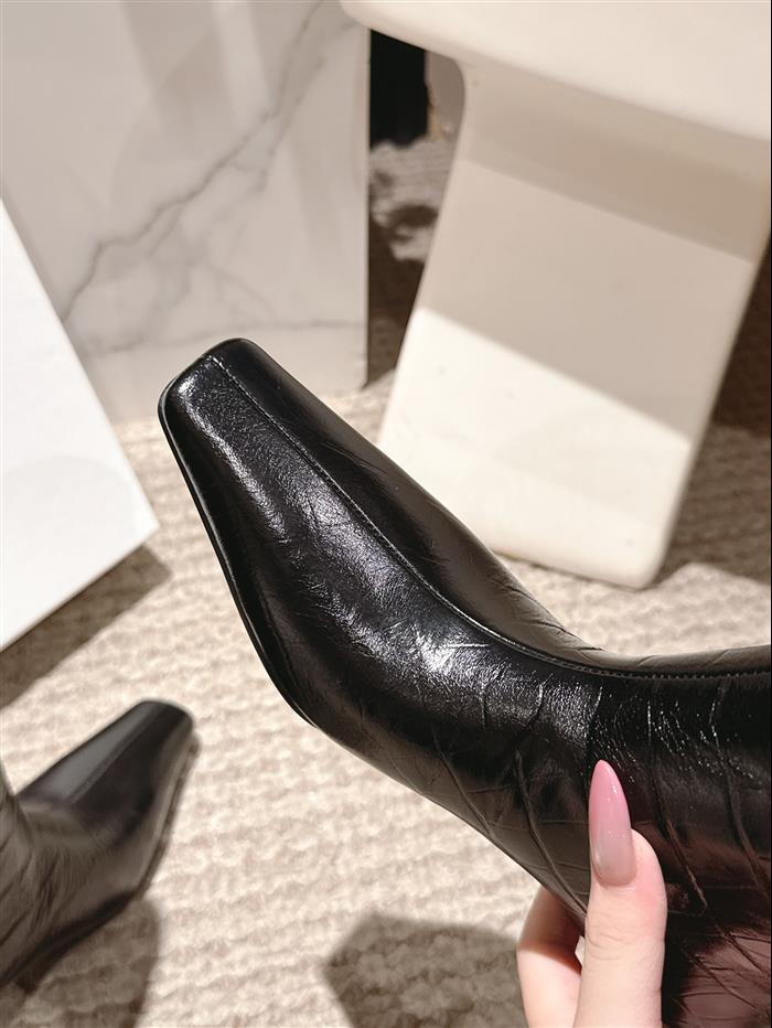 2025112818103228 460